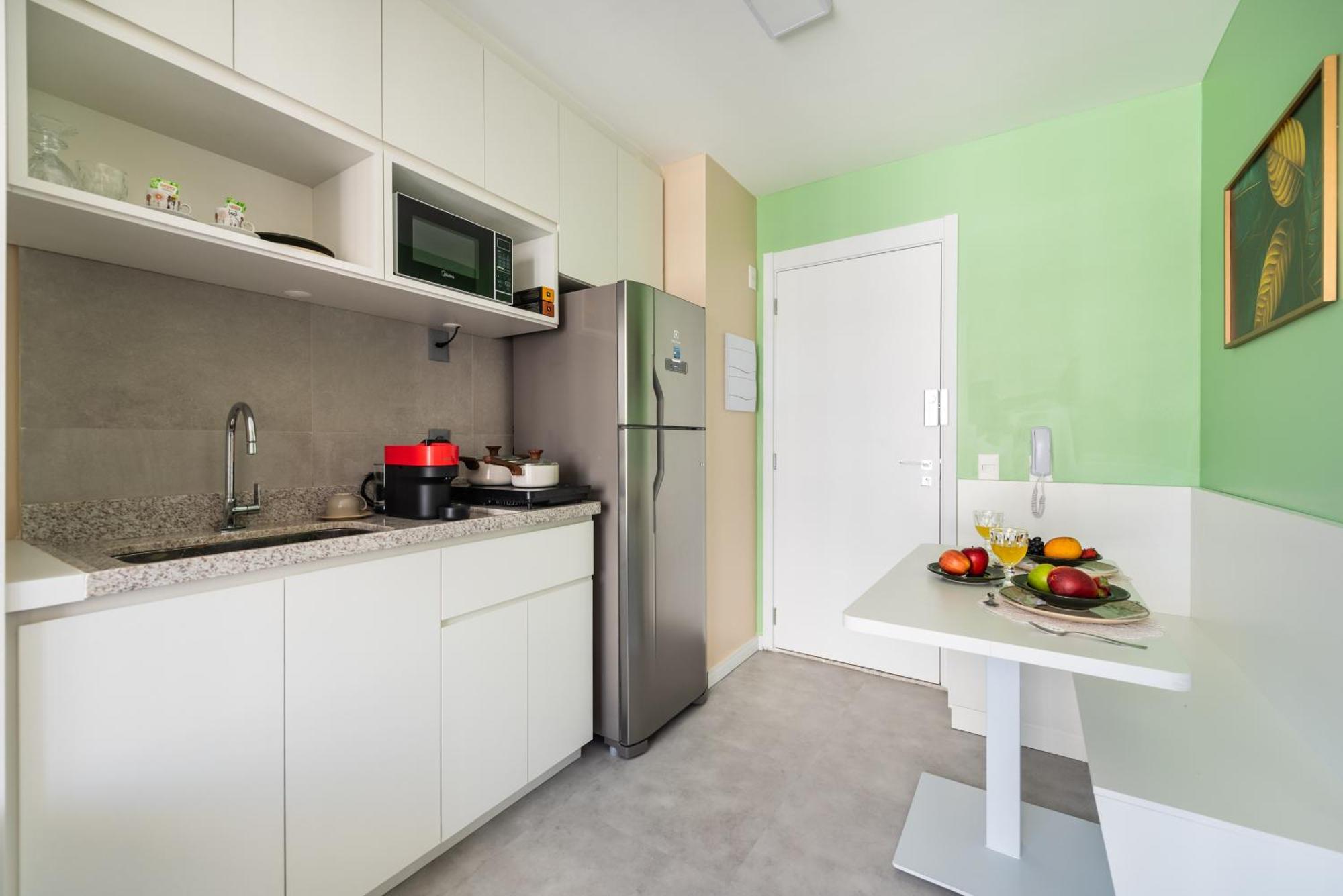 Apartamento Campo Belo, Wi-fi 600mb, Queen Bed, Piscina *